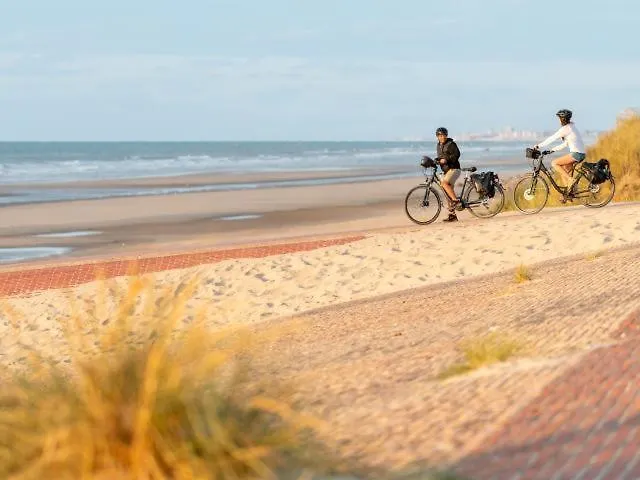 Leone à Deux Pas De La